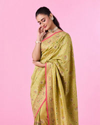 Mohey Women Gleaming Green Elegance Saree