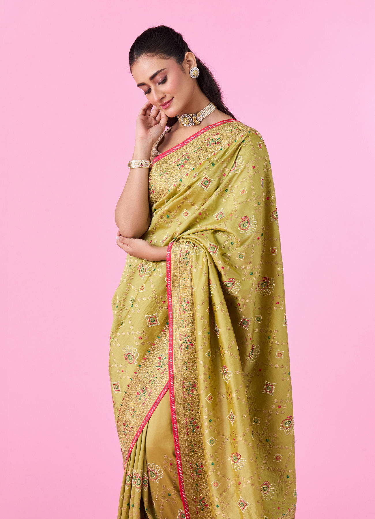 Mohey Women Gleaming Green Elegance Saree