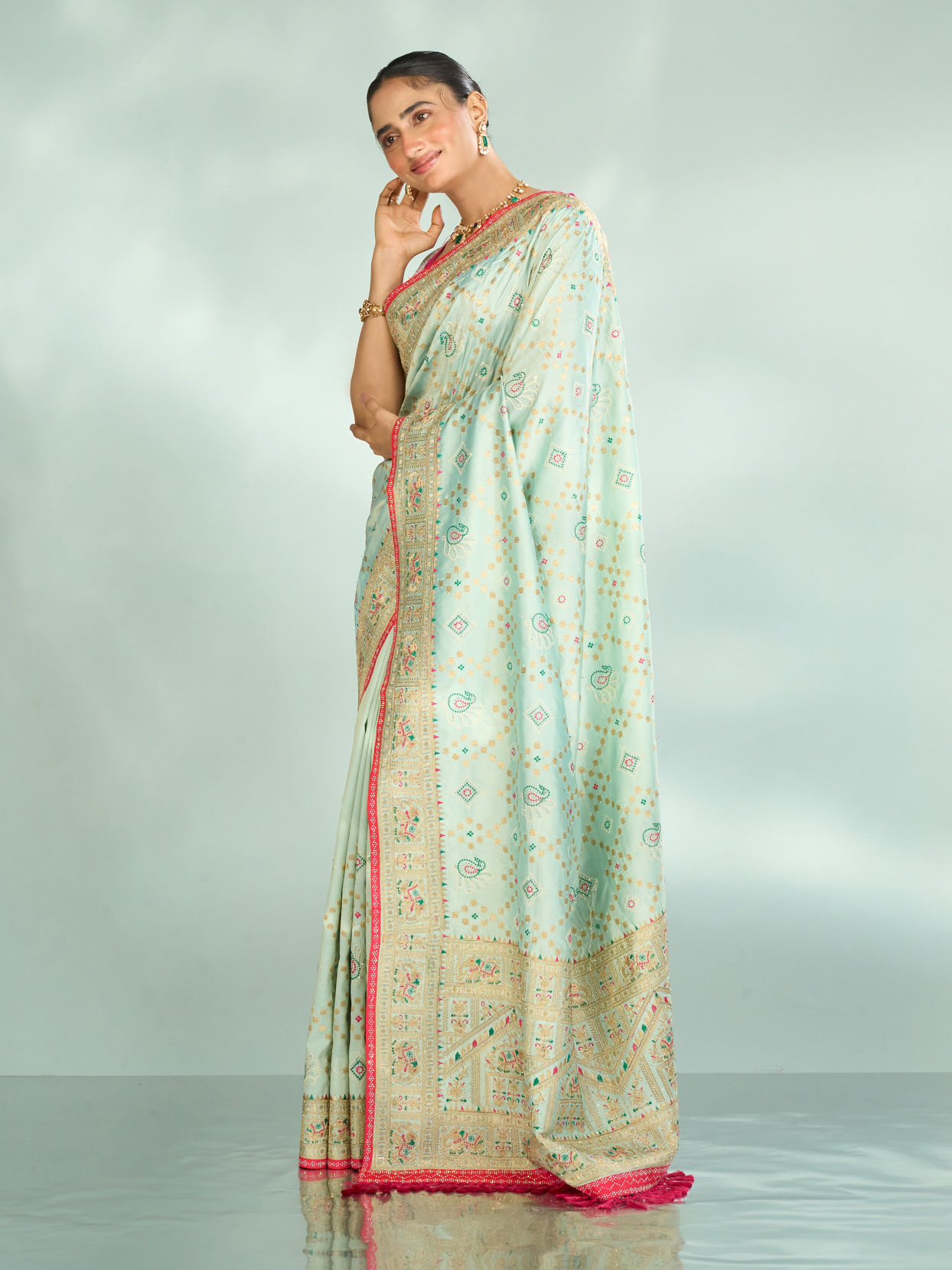 Mohey Women Sea Green Festive Saree