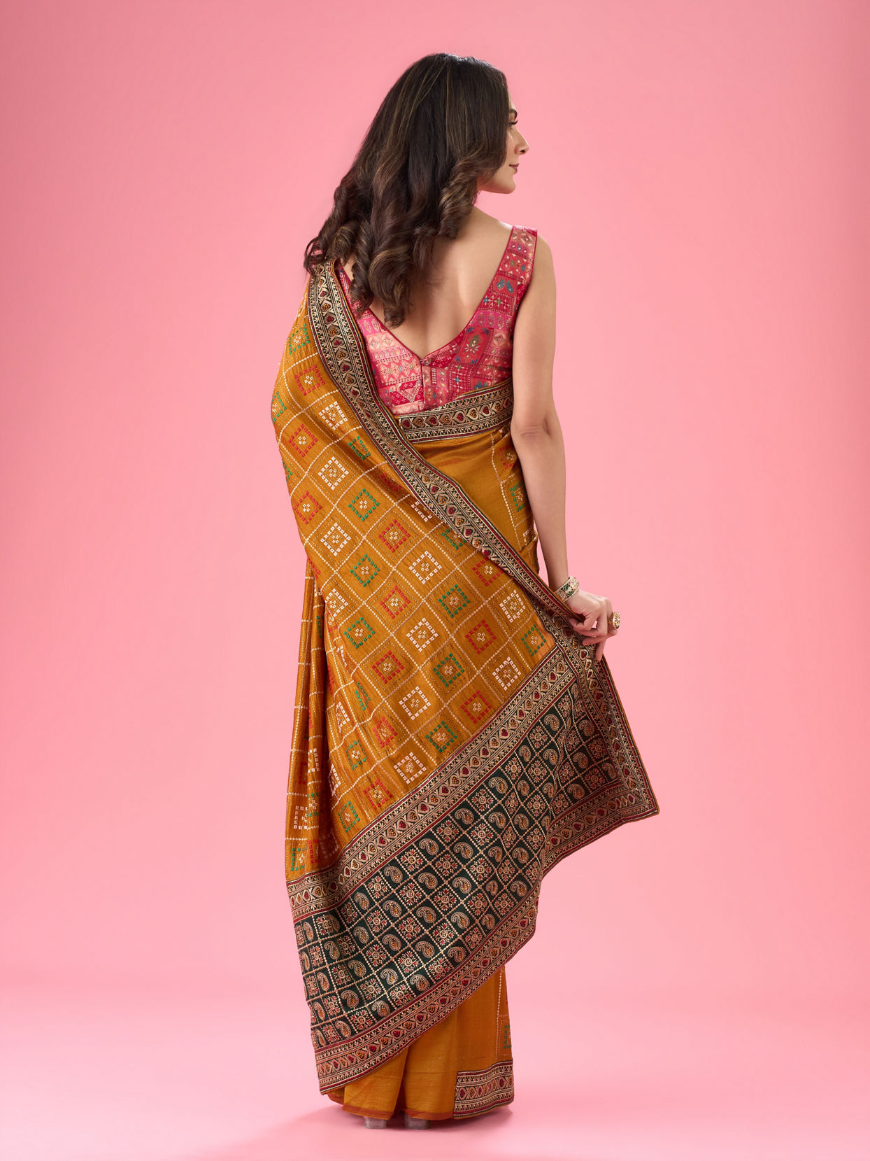 Mohey Women Radiant Mustard Yellow Saree