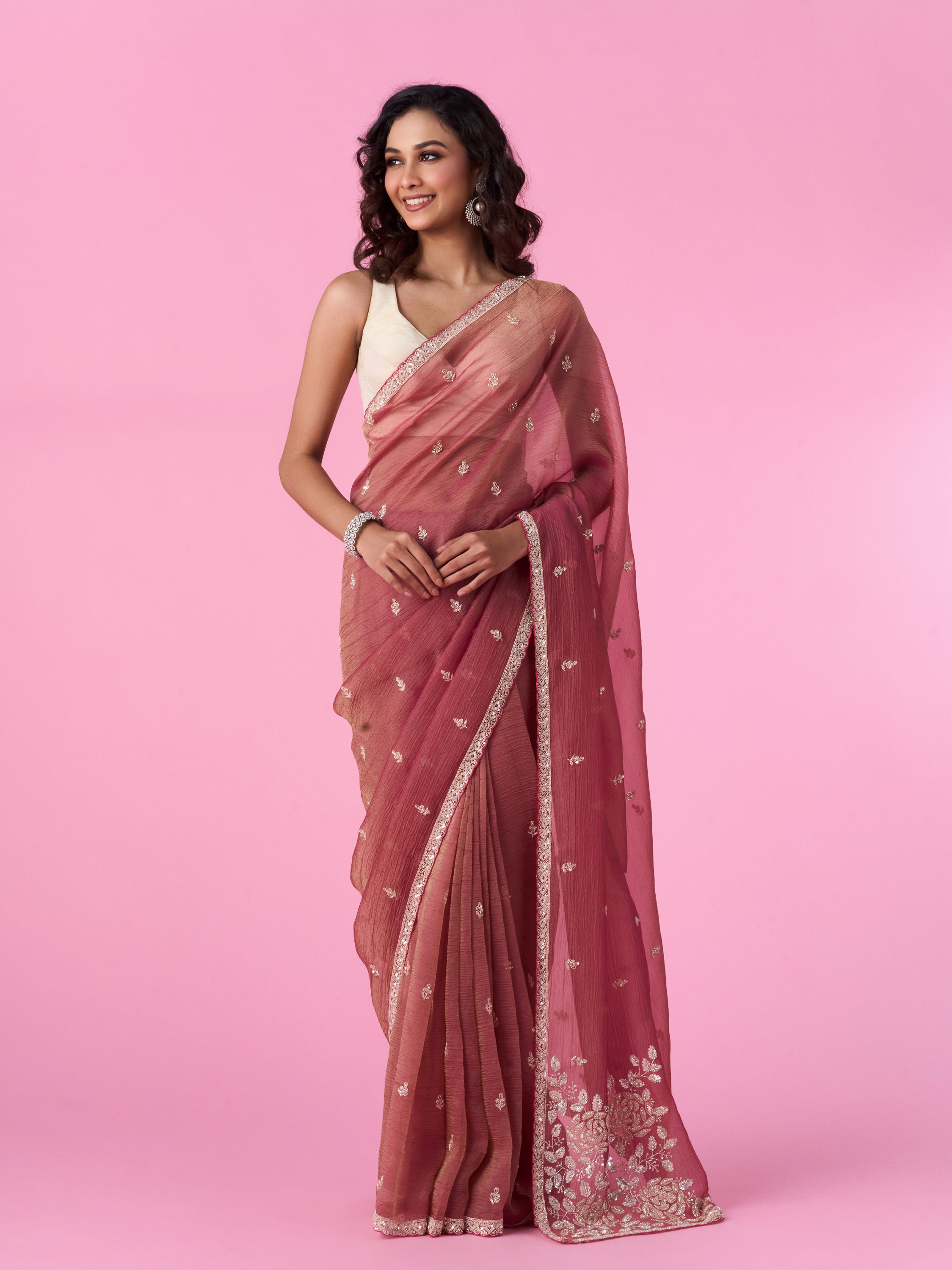 Mohey Women Pink Organza Saree