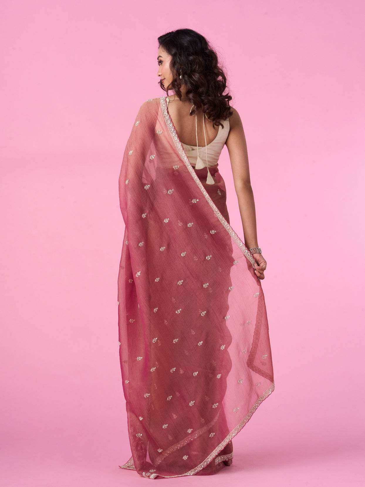 Mohey Women Pink Organza Saree