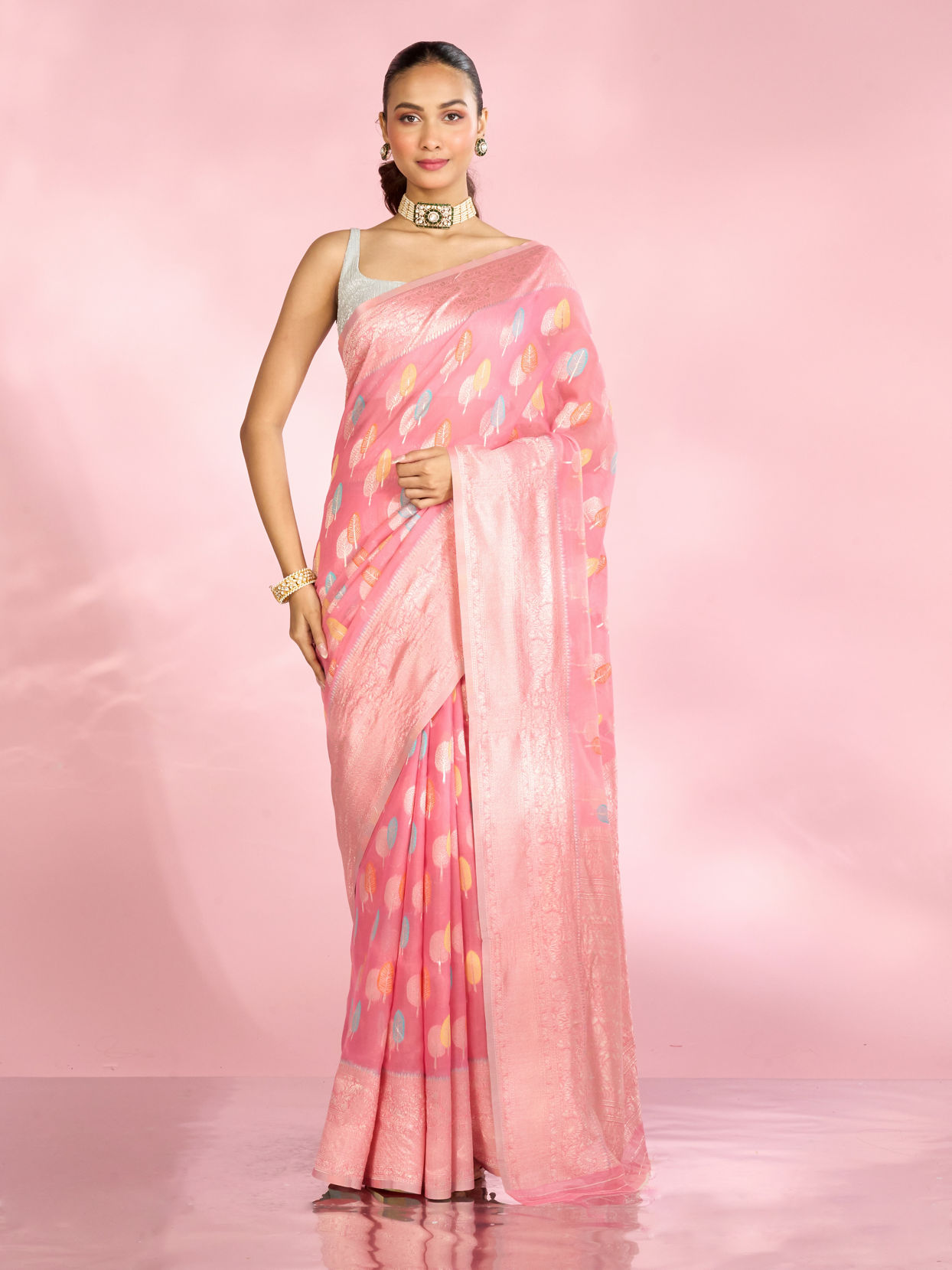 Mohey Women Enchanting Pink Elegance Saree