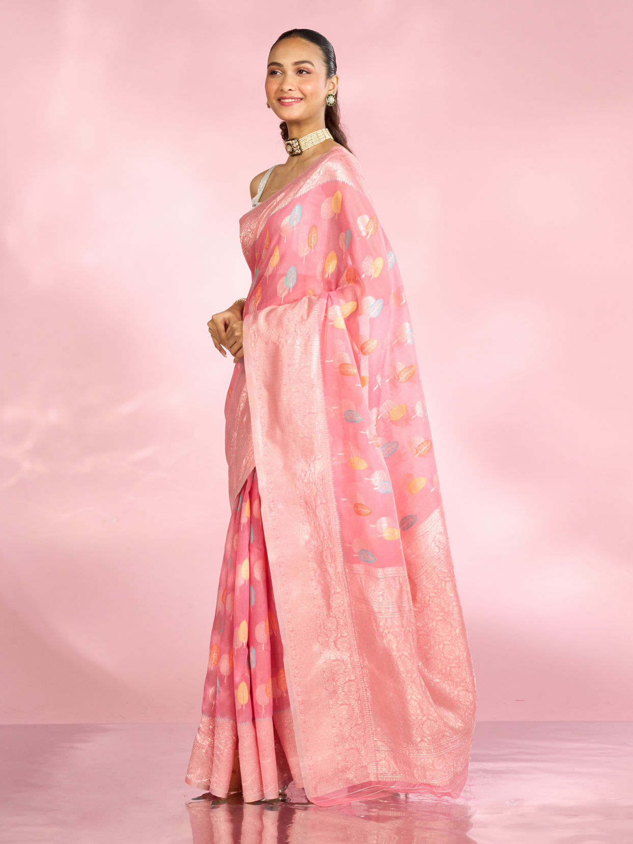 Mohey Women Enchanting Pink Elegance Saree