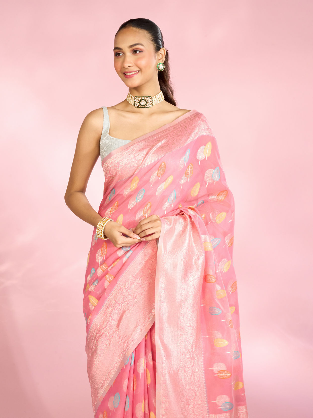 Mohey Women Enchanting Pink Elegance Saree