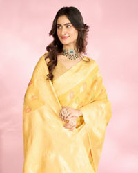 Mohey Women Radiant Yellow Elegance Saree