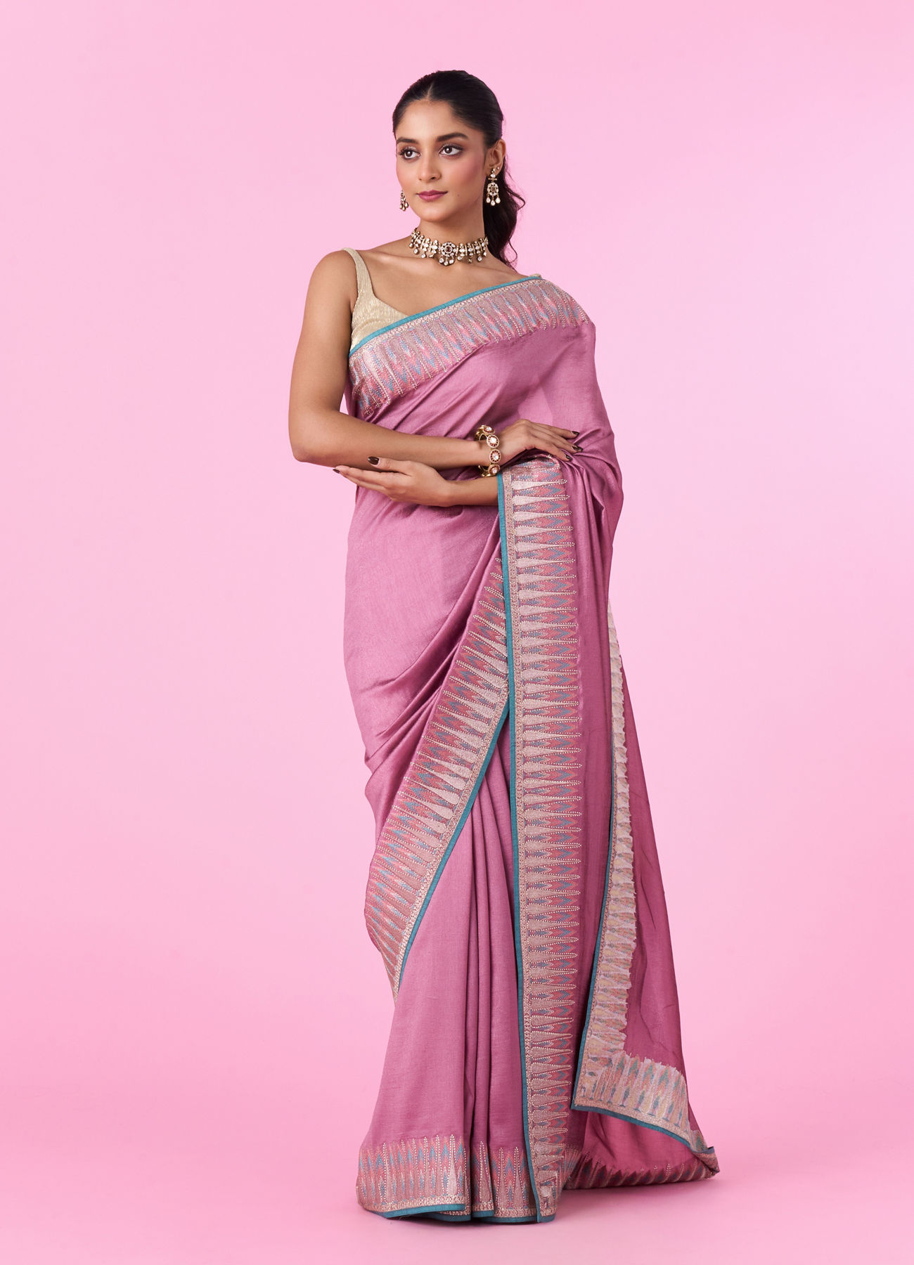 Mohey Women Glistening Purple Elegance Saree