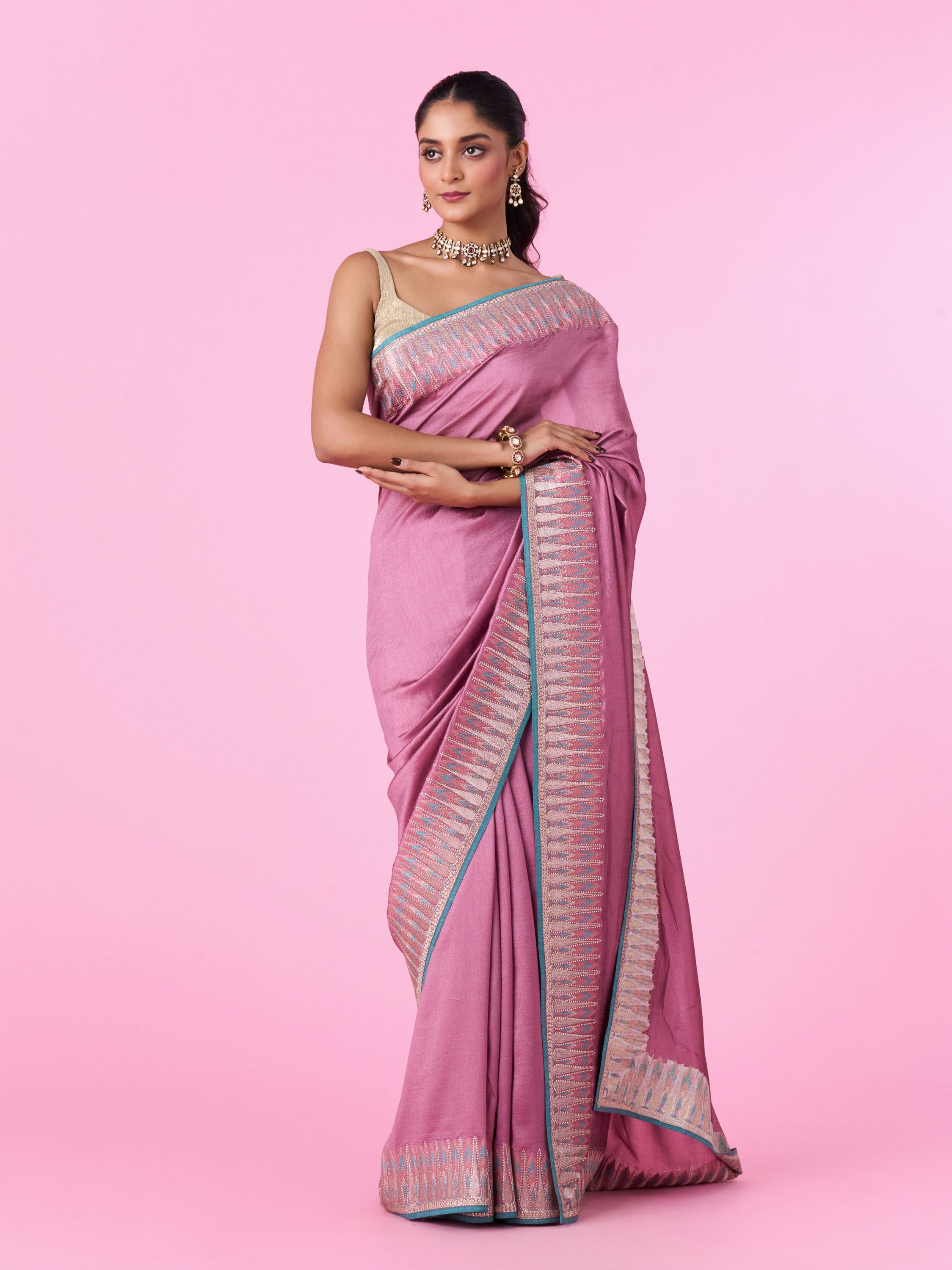 Mohey Women Glistening Purple Elegance Saree