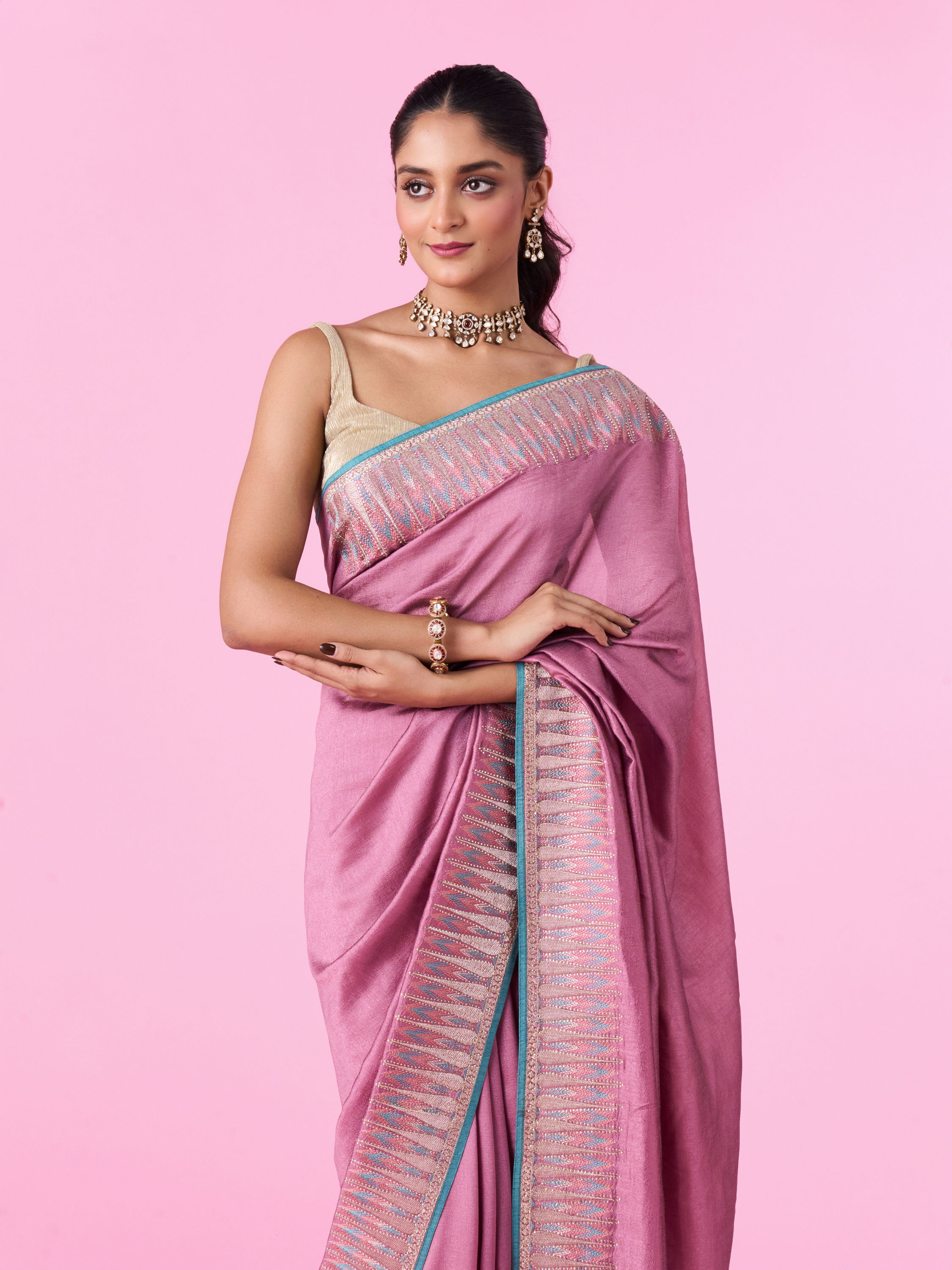 Mohey Women Glistening Purple Elegance Saree