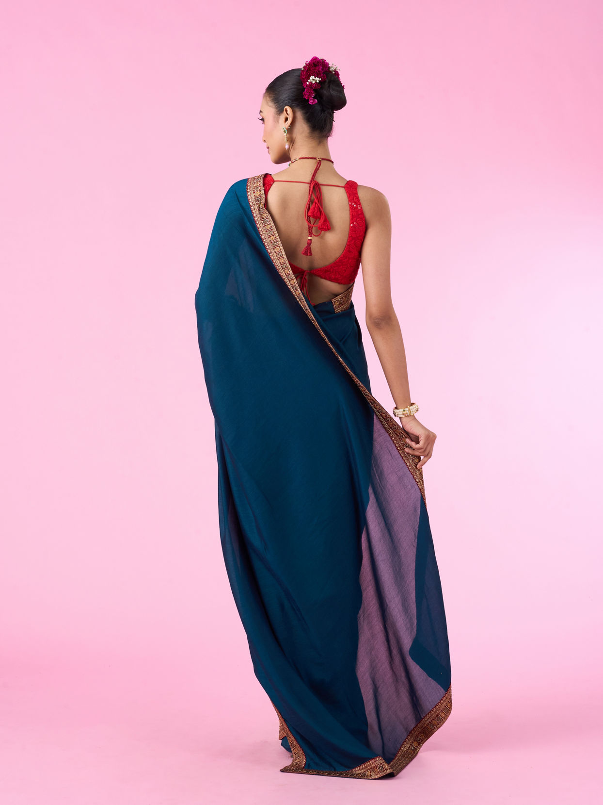 Mohey Women Blue Elegance Saree