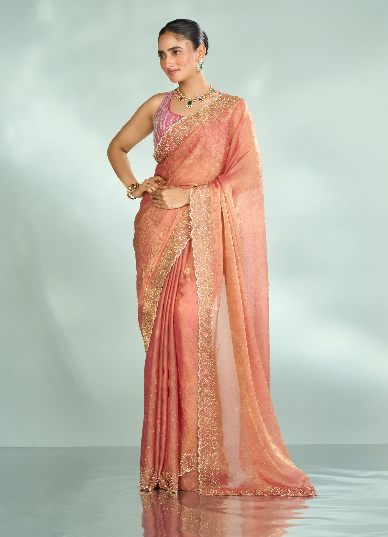 Mohey Women Pink Organza Extravagance Saree