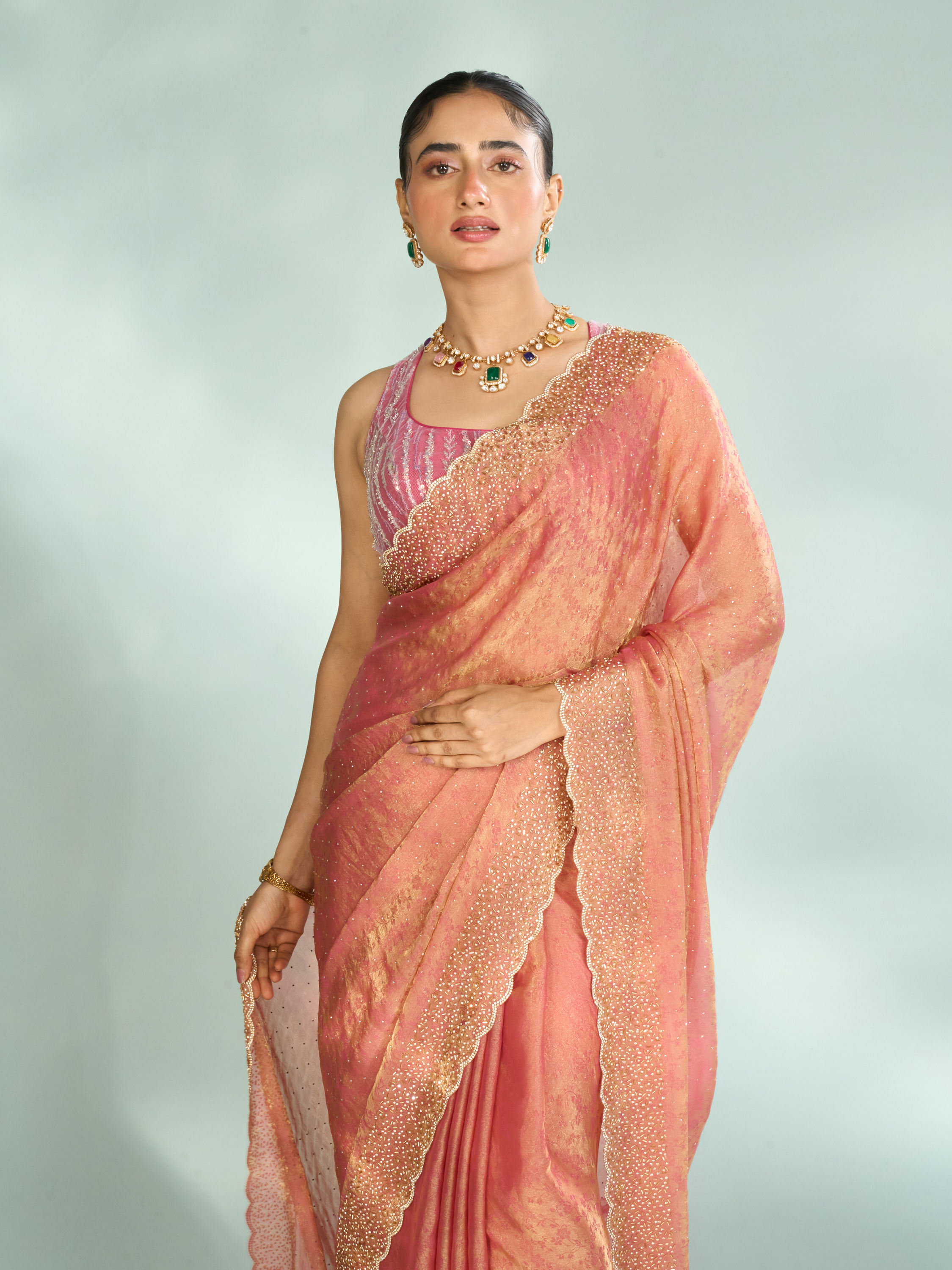 Mohey Women Pink Organza Extravagance Saree