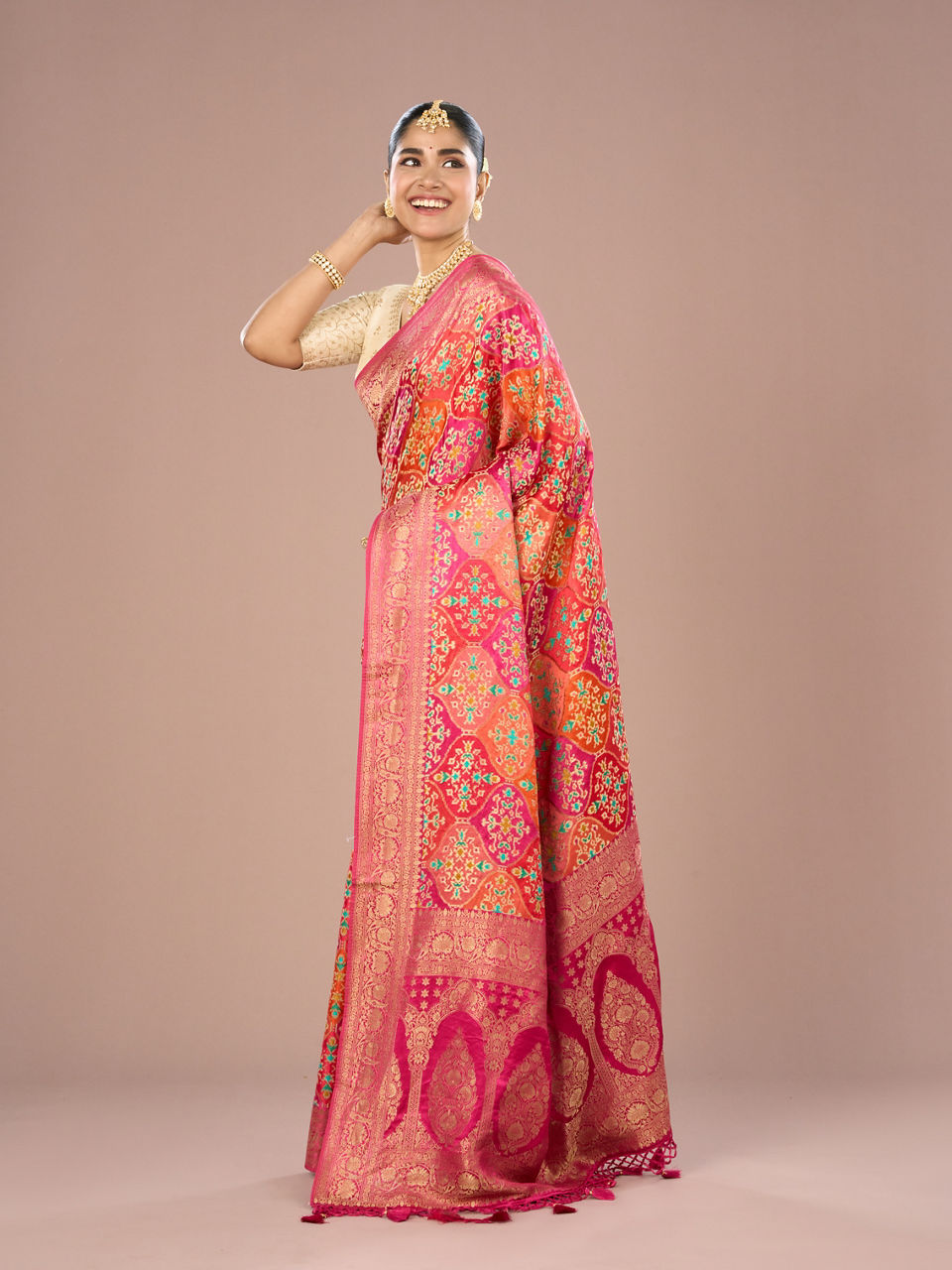 Mohey Women Pink Banarasi Art Silk Saree