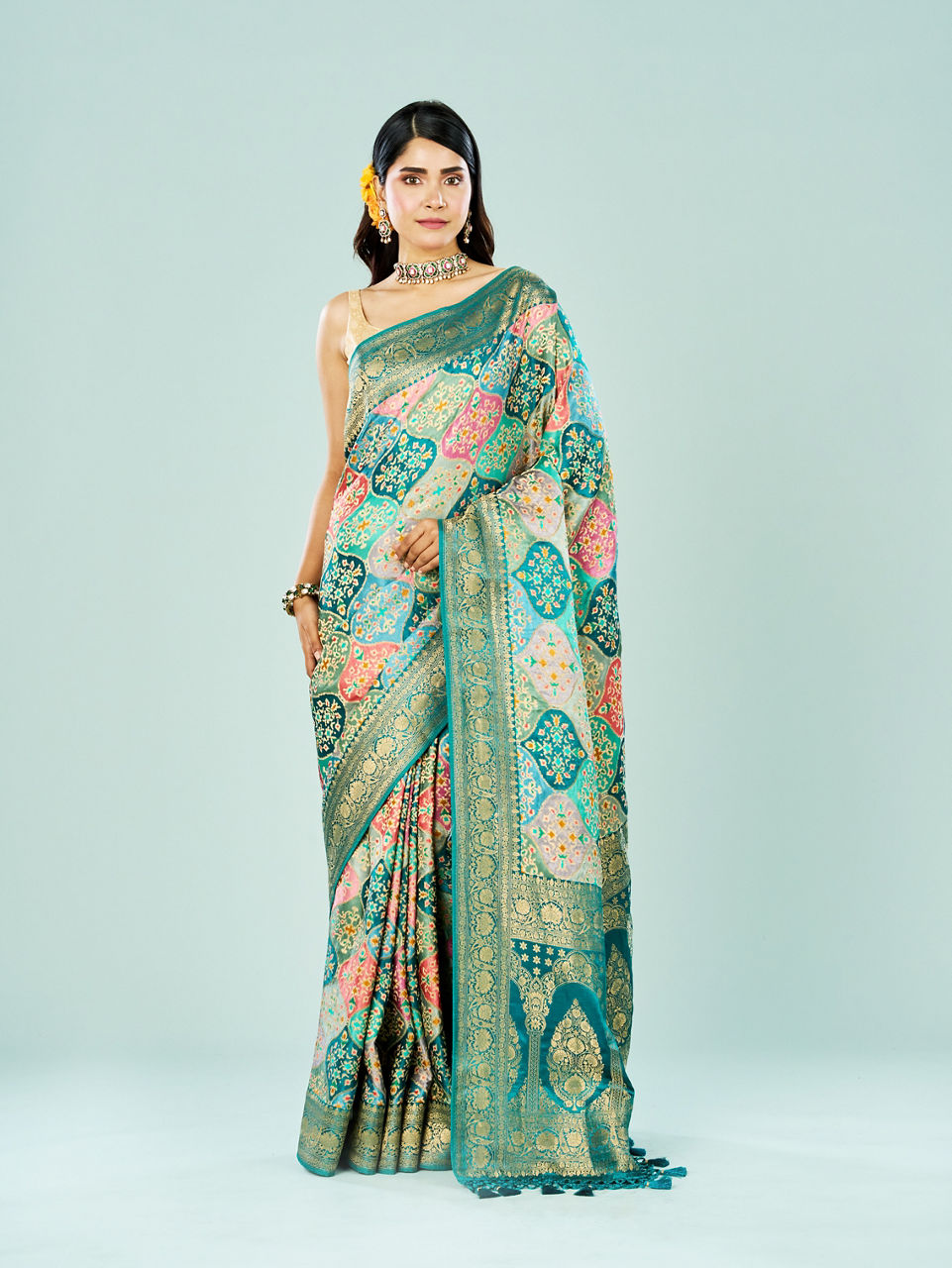 Mohey Women Rama Green Banarasi Art Silk Saree