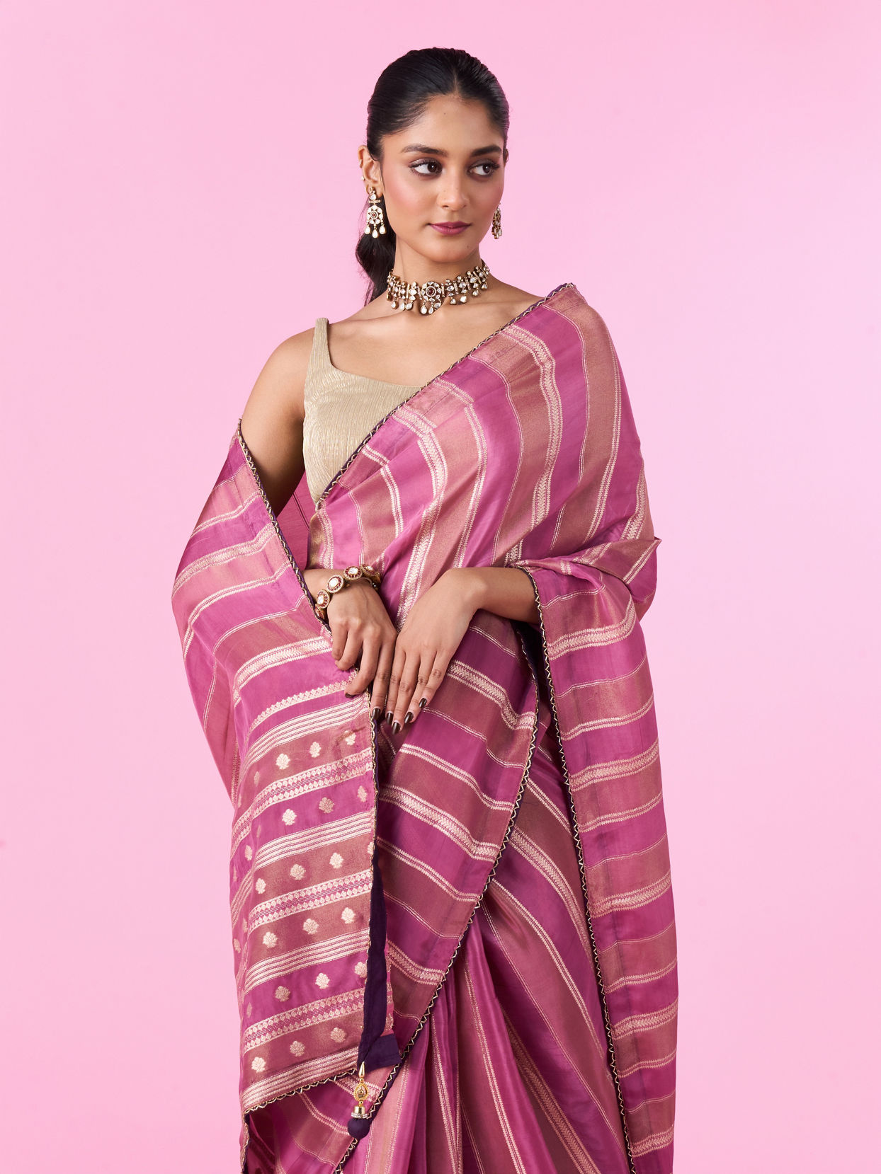 Mohey Women Purple Elegance Saree