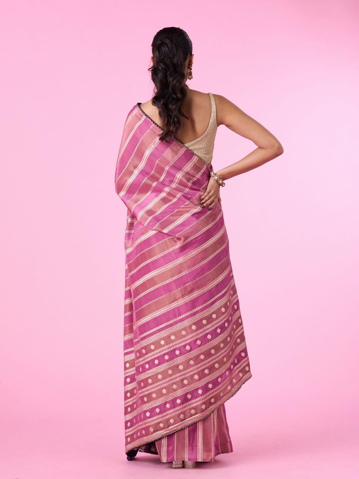 Mohey Women Purple Elegance Saree