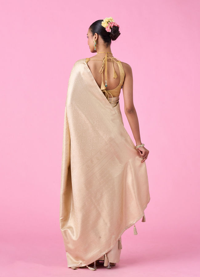 Mohey Women Elegant Cream Banarasi Saree Artistry