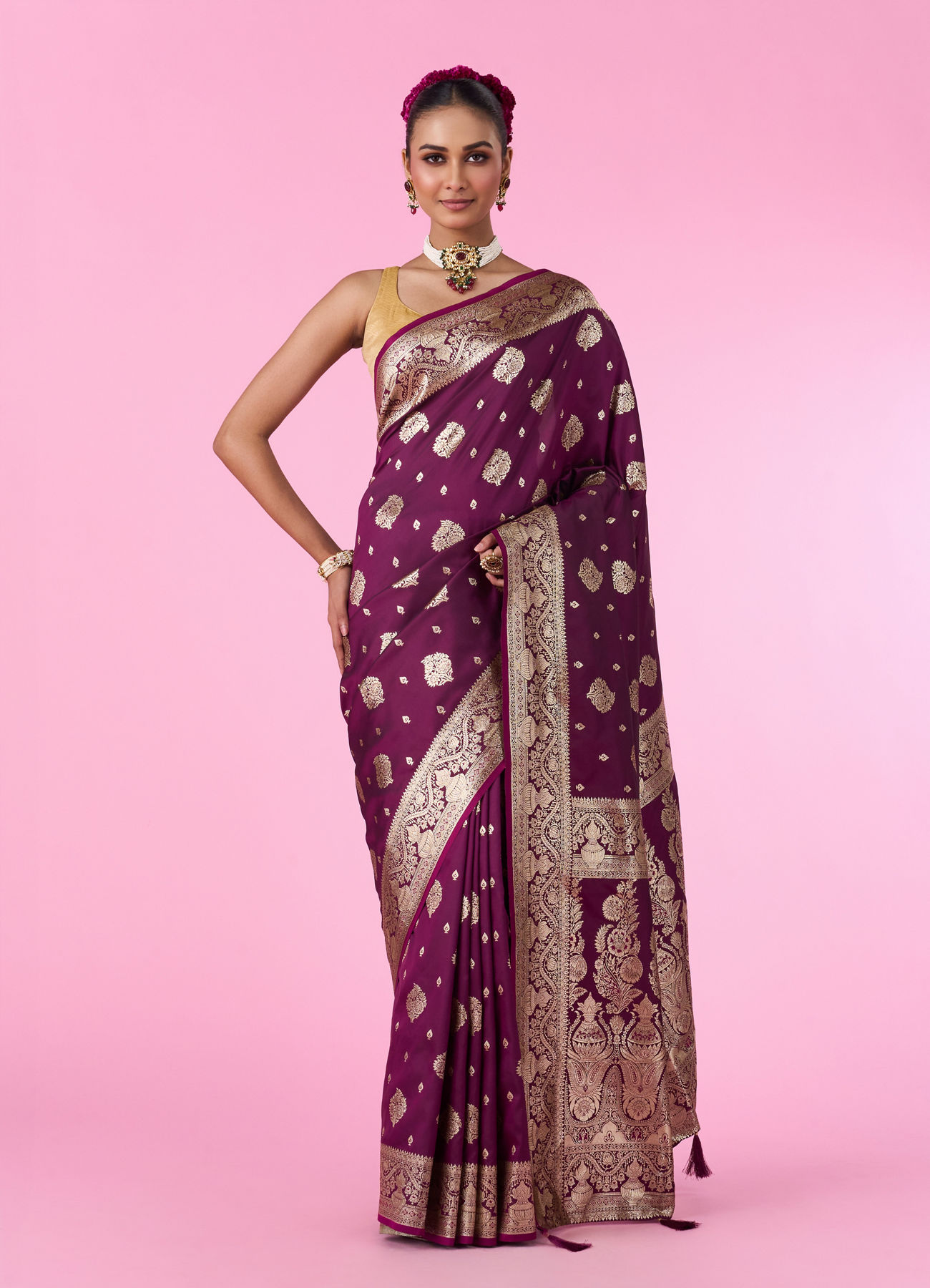 Mohey Women Splendour Wine Beauty Saree