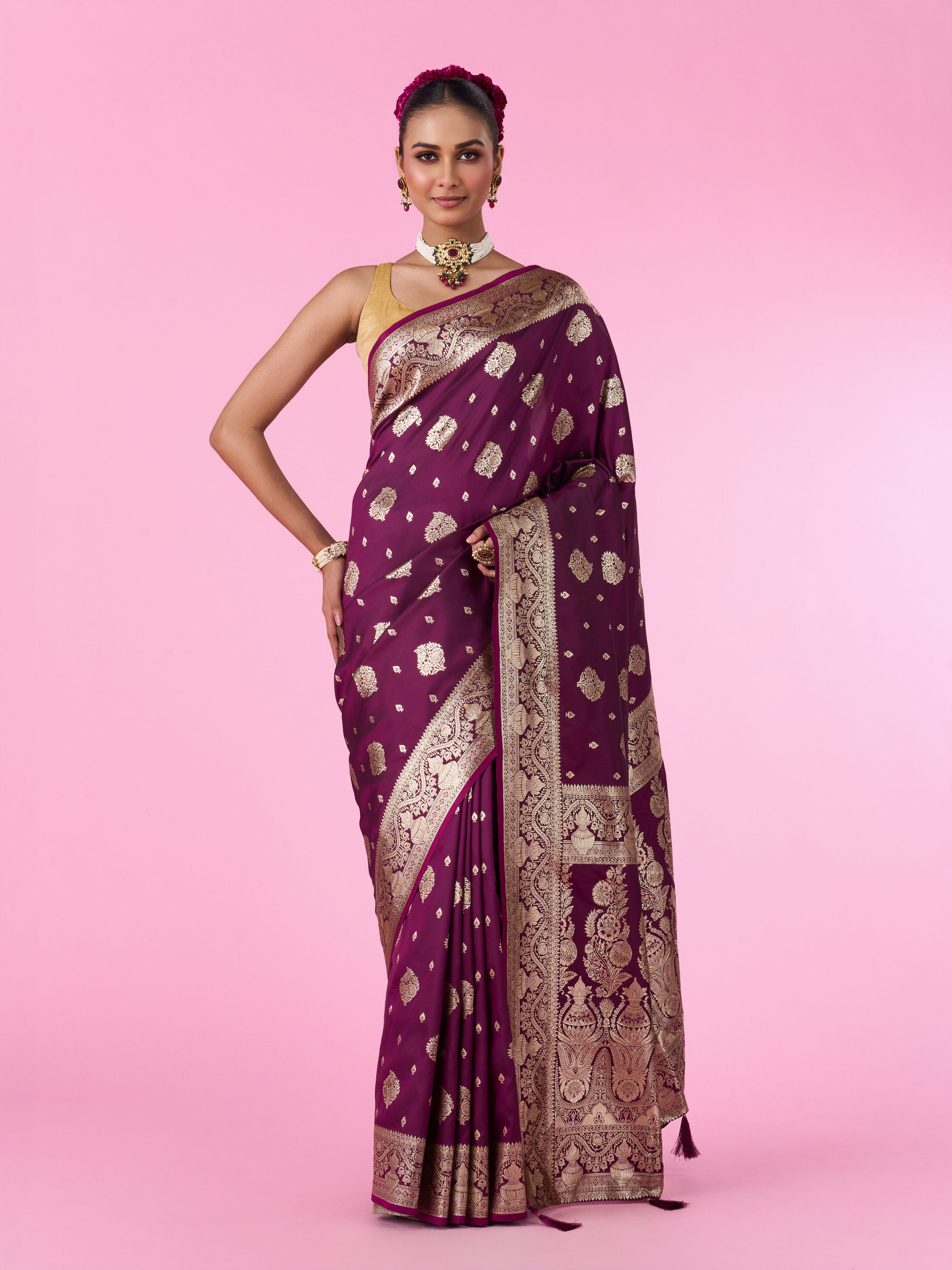 Mohey Women Splendour Wine Beauty Saree