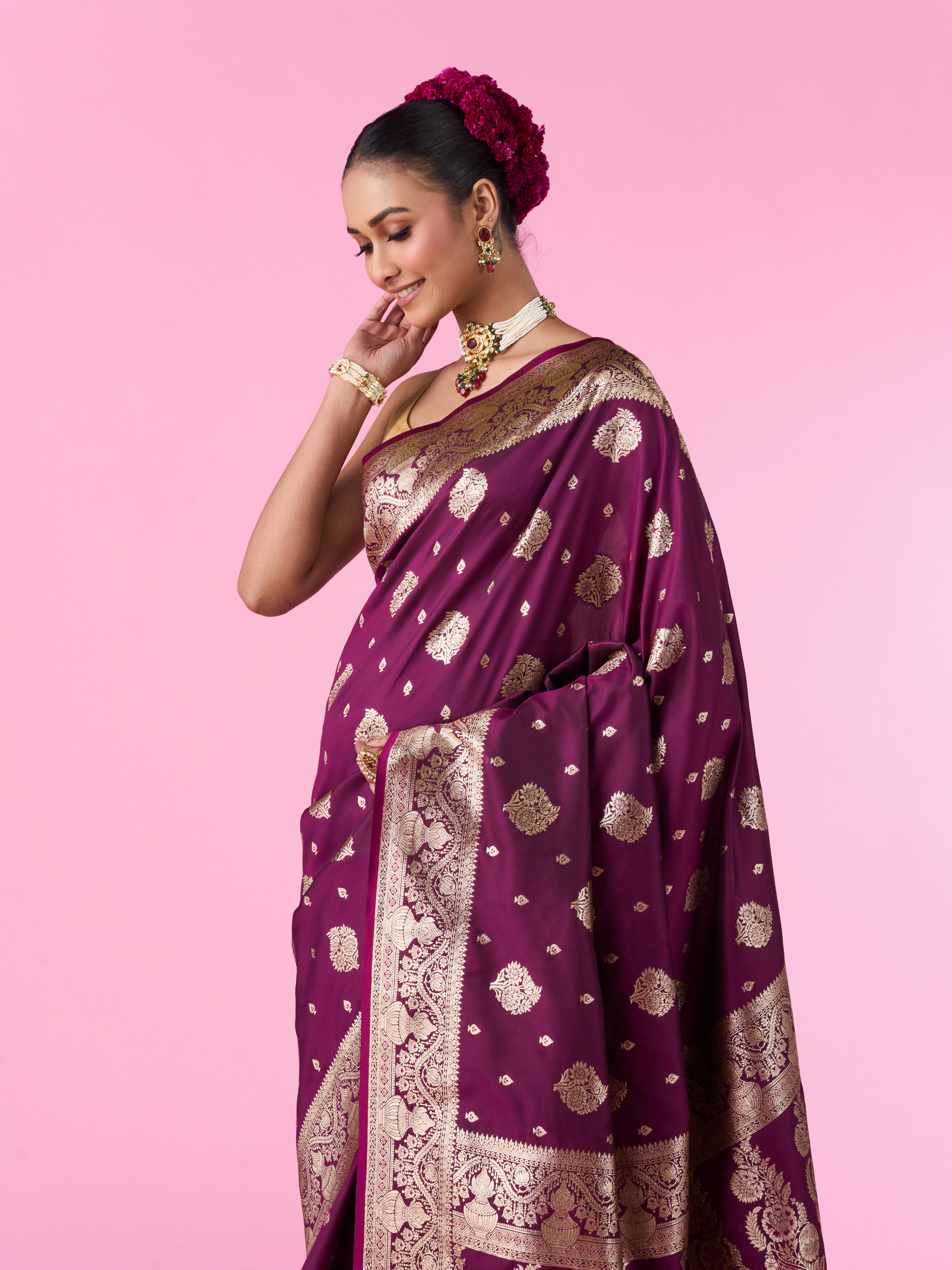 Mohey Women Splendour Wine Beauty Saree