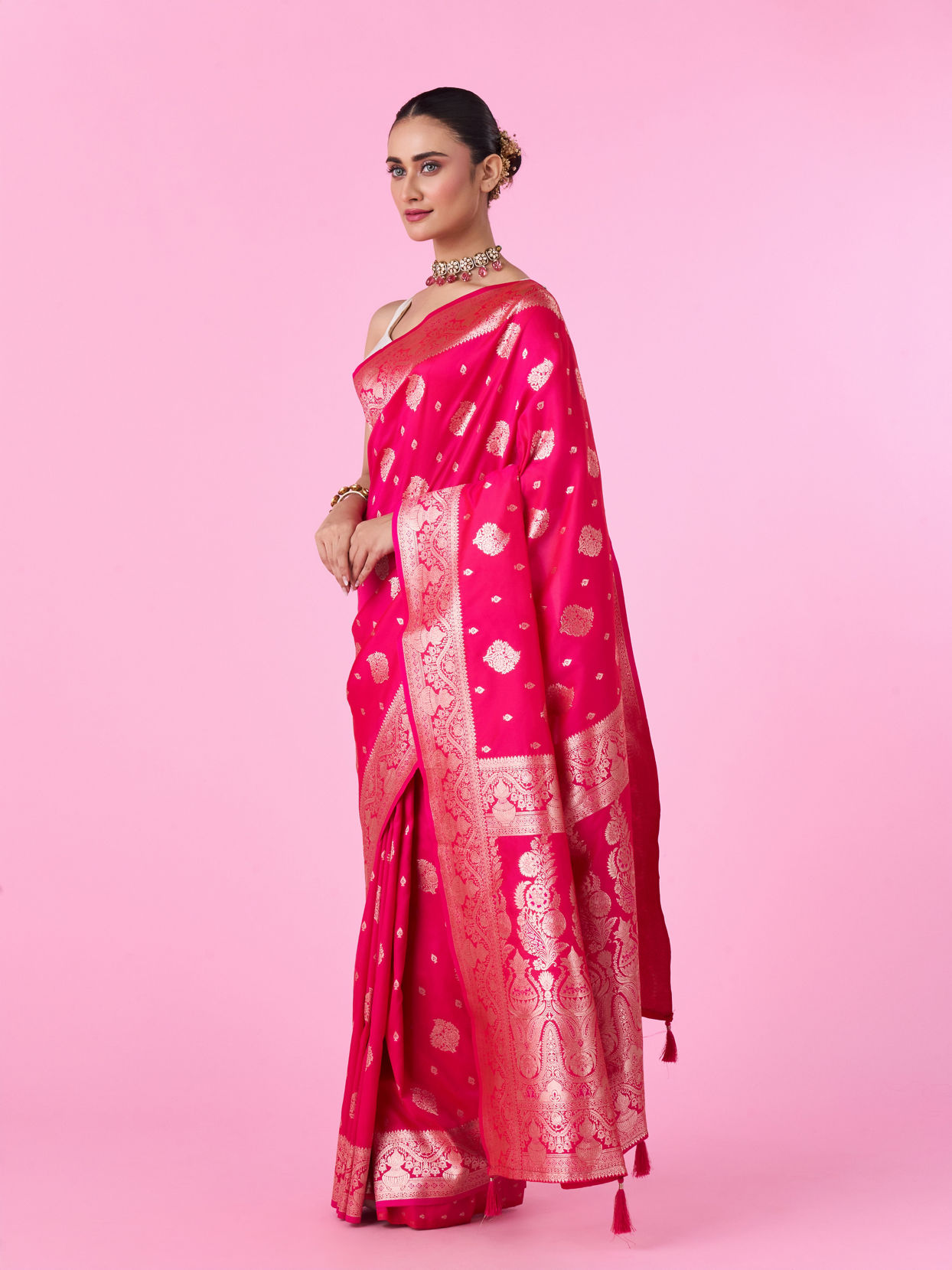 Mohey Women Ravishing Rani Pink Saree