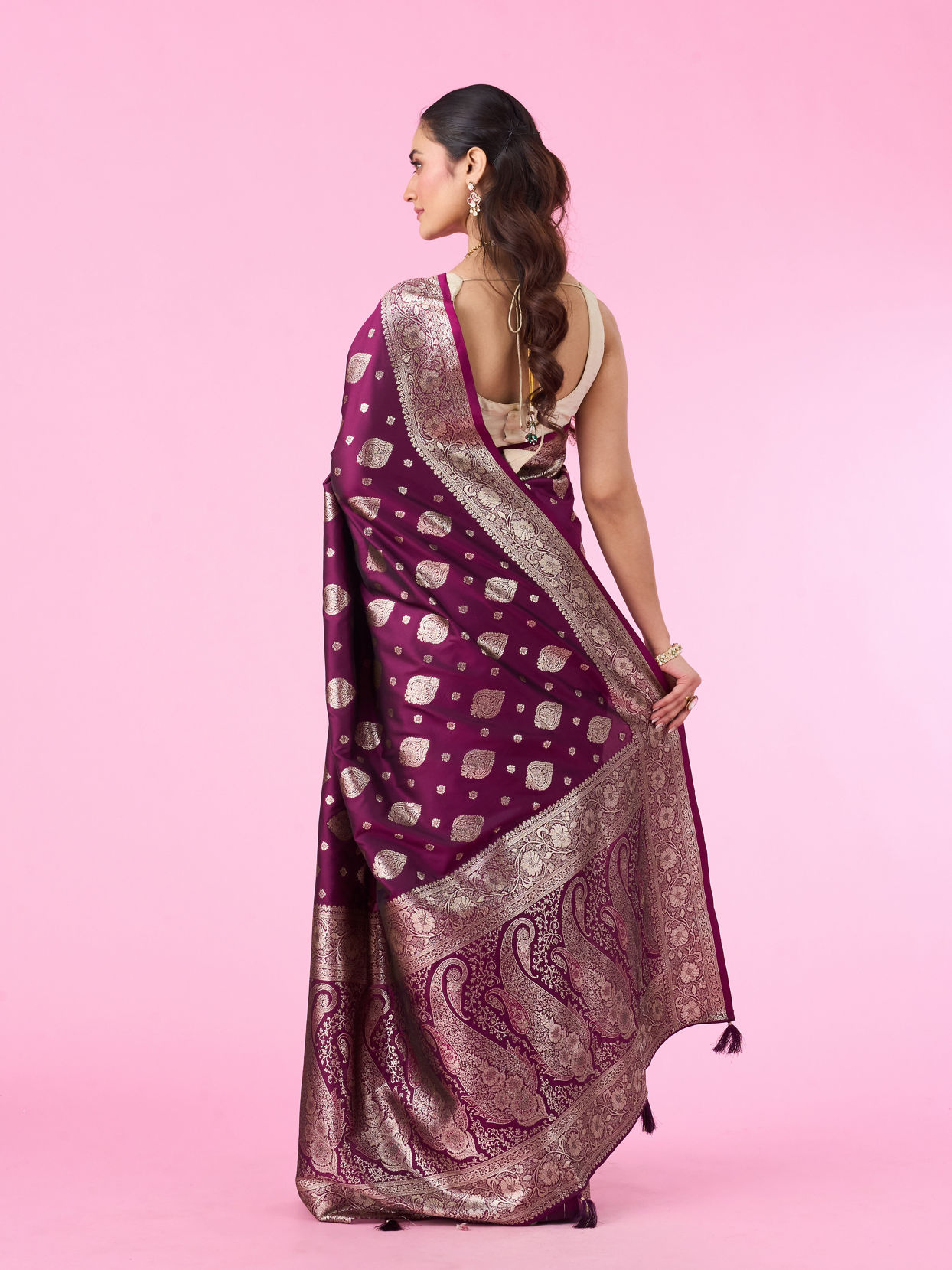 Mohey Women Wine Color Art Silk Gifting Saree