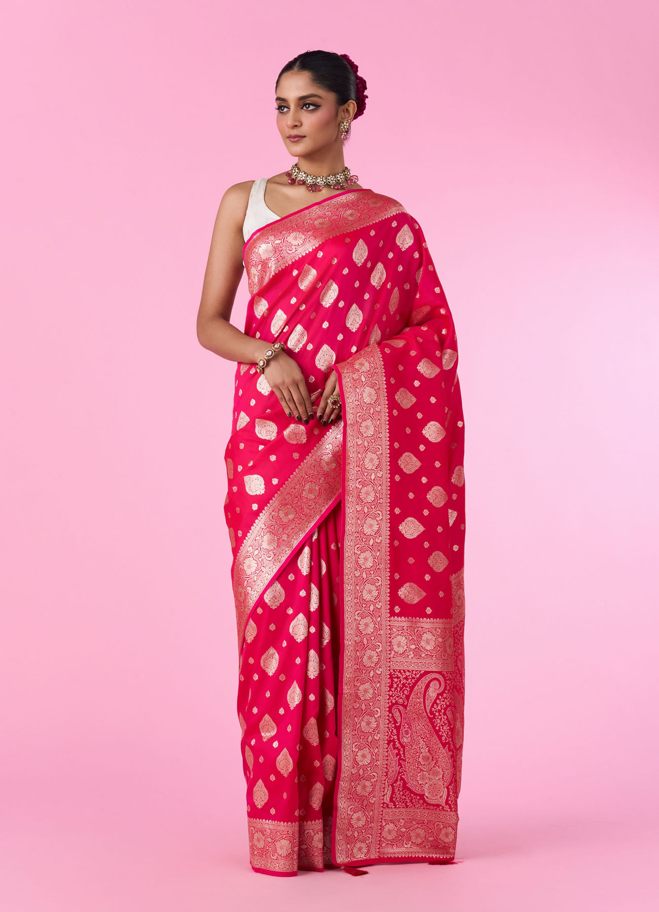Mohey Women Pink Elegance Saree