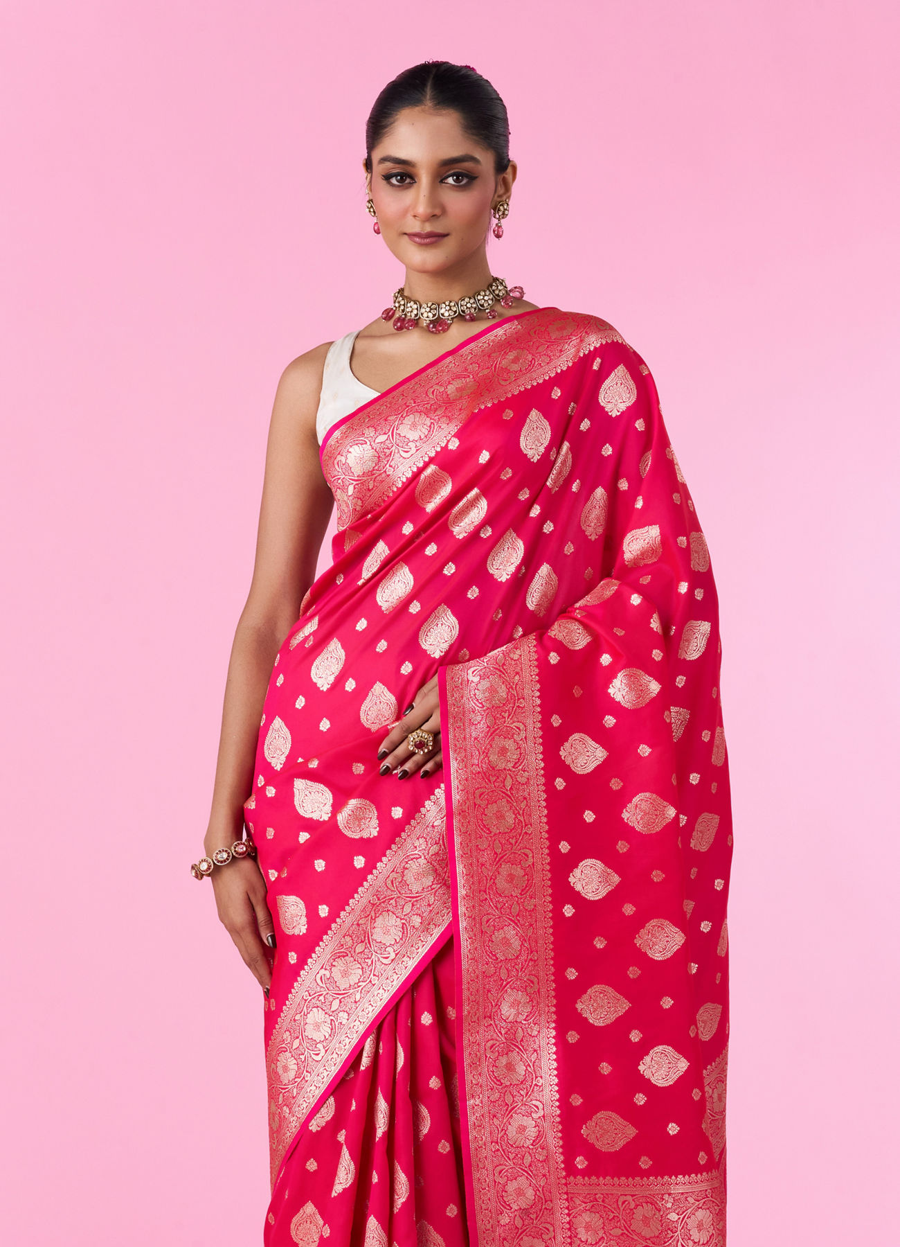 Mohey Women Pink Elegance Saree