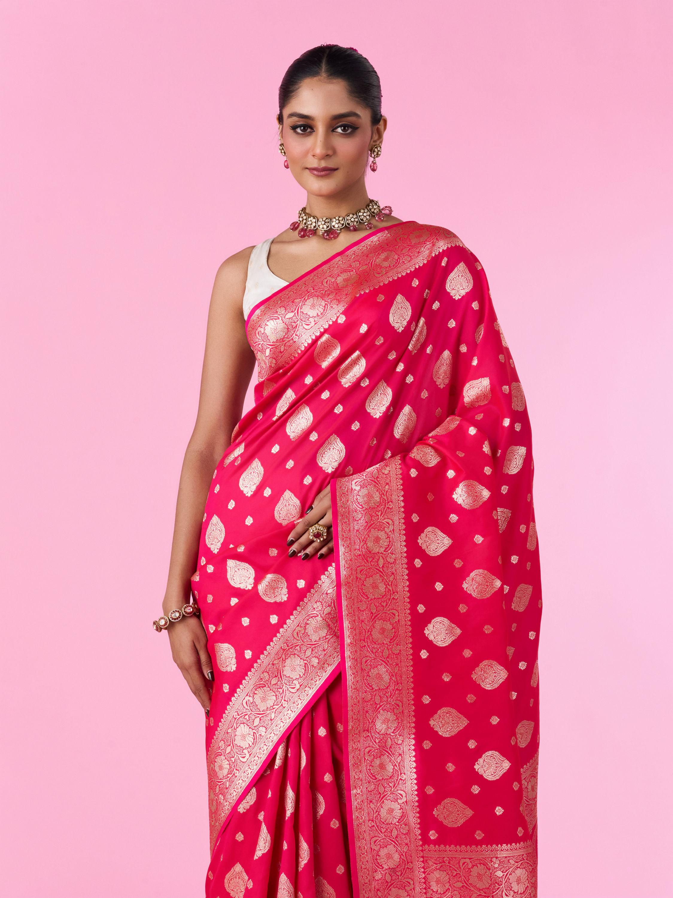 Mohey Women Pink Elegance Saree
