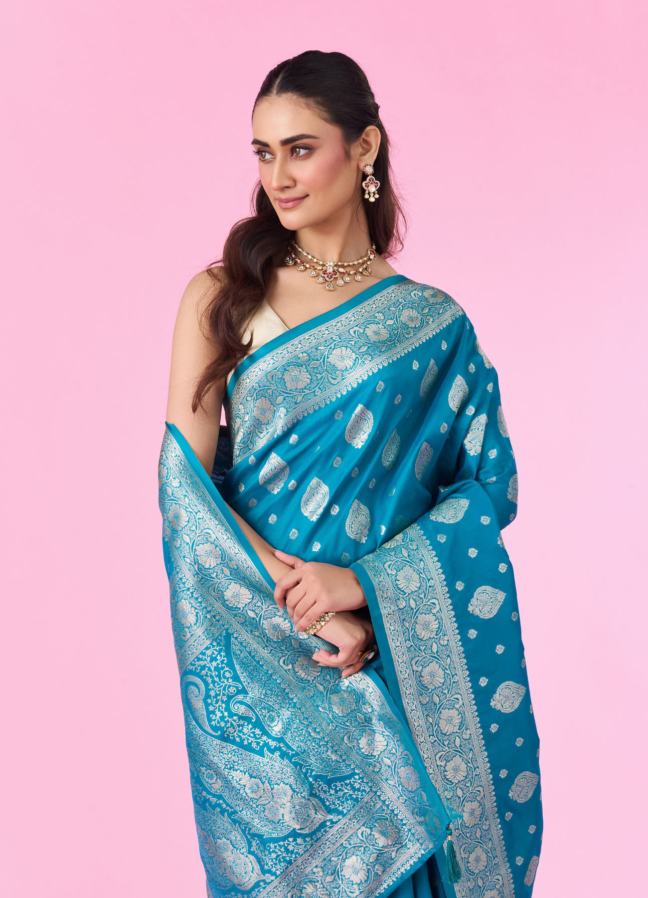 Mohey Women Radiant Blue Silk Saree