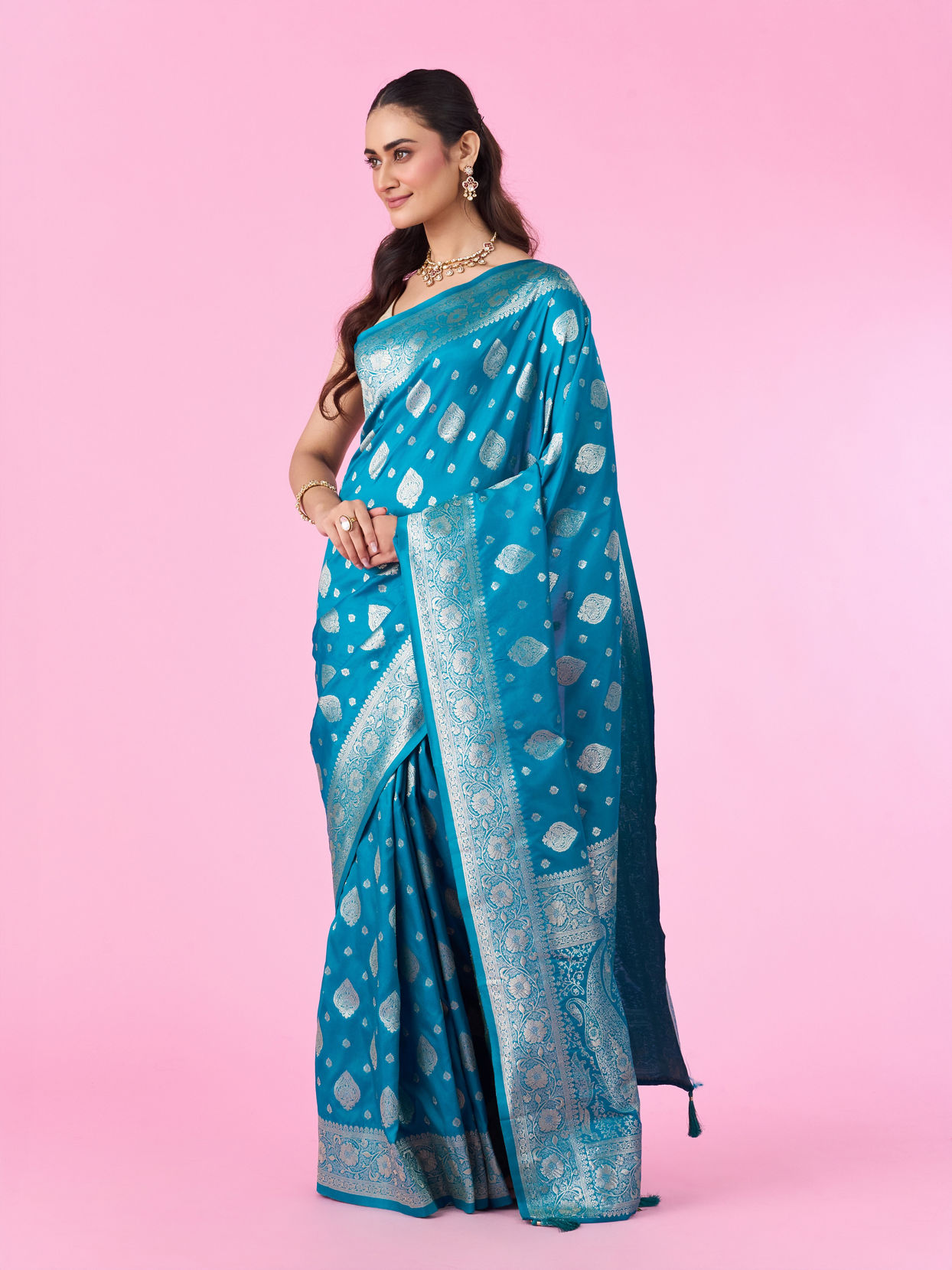Mohey Women Radiant Blue Silk Saree