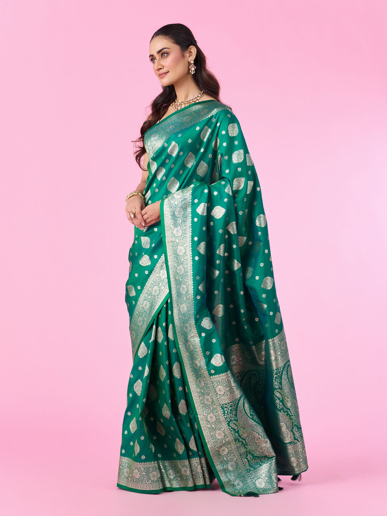 Mohey Women Radiant Rama Green Saree