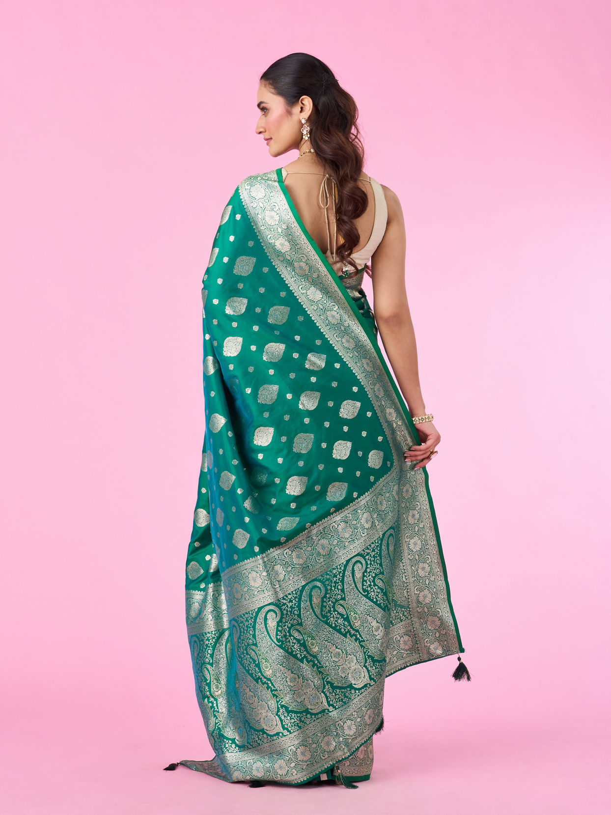 Mohey Women Radiant Rama Green Saree
