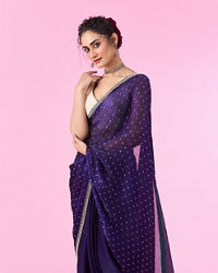 Mohey Women Dazzling Purple Organza Saree