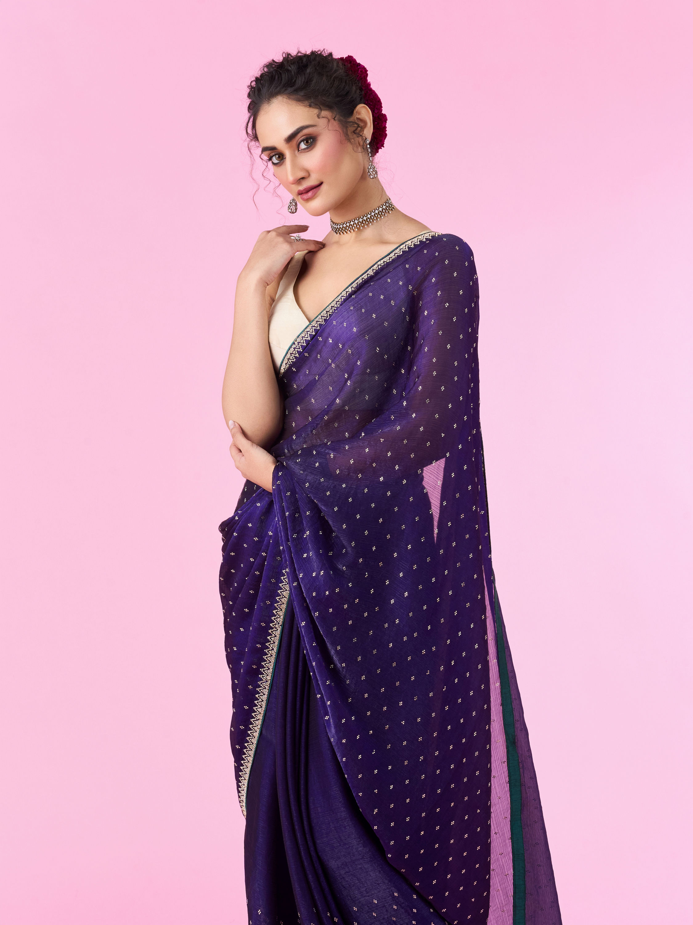 Mohey Women Dazzling Purple Organza Saree