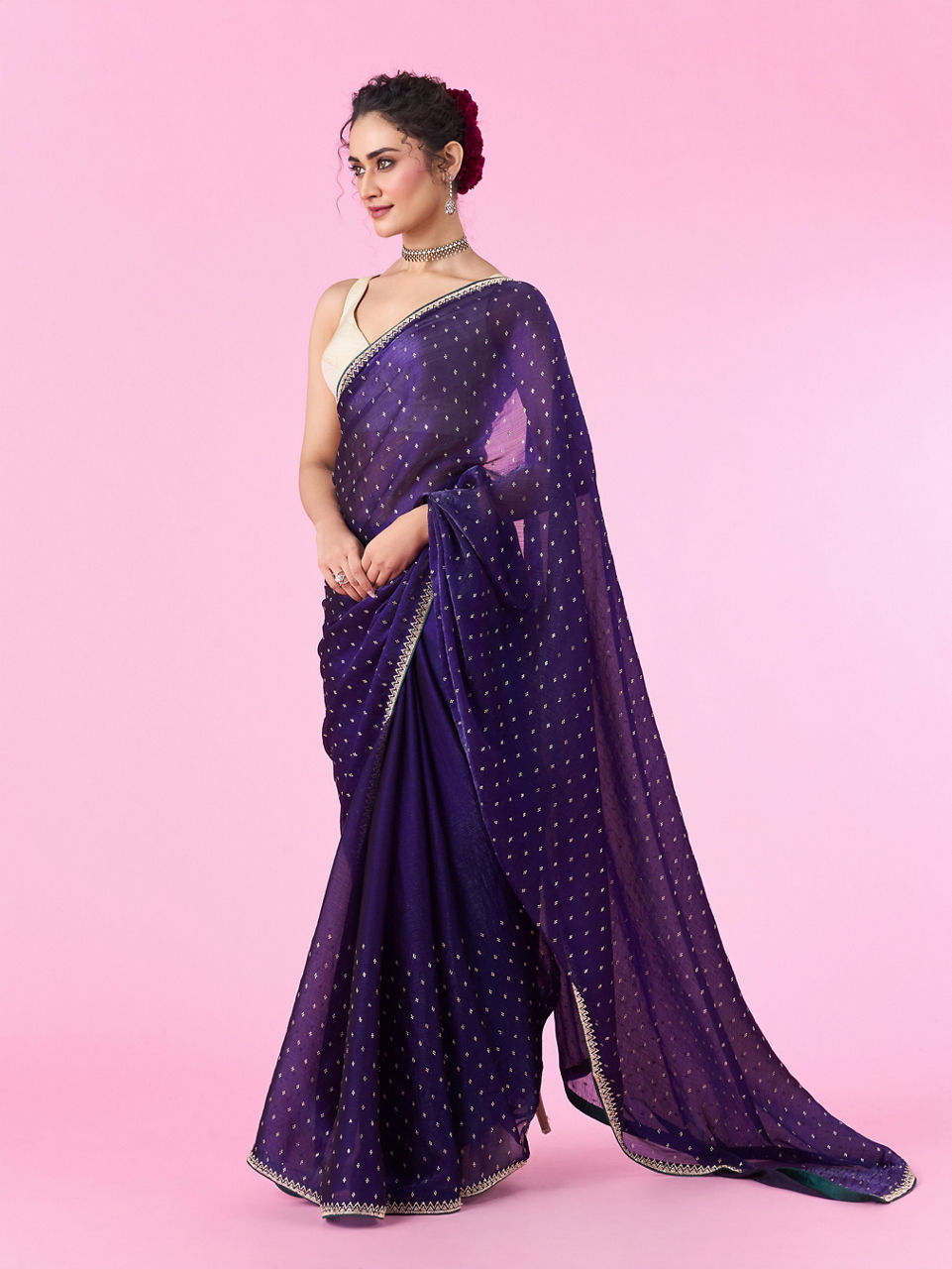Mohey Women Dazzling Purple Organza Saree