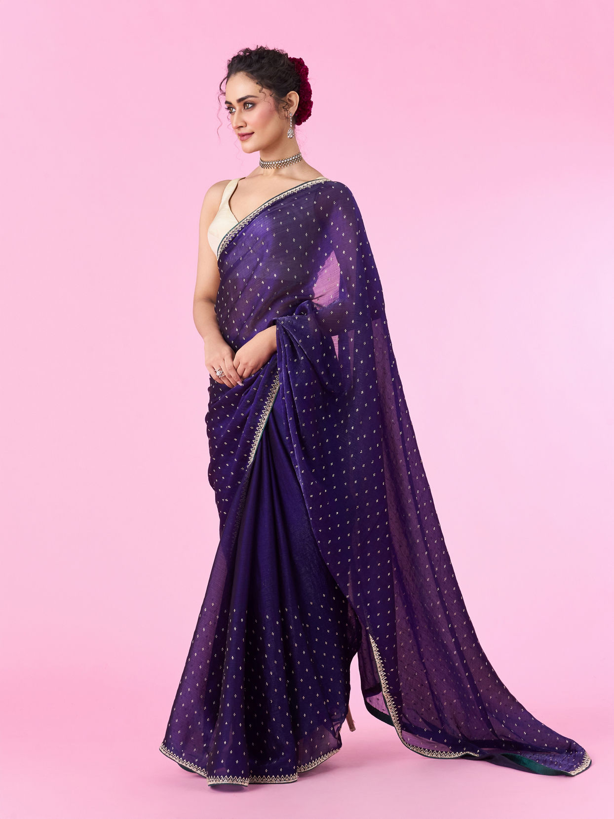 Mohey Women Dazzling Purple Organza Saree