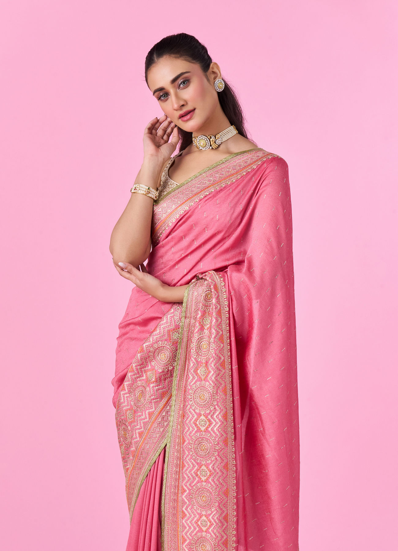 Mohey Women Elegant Pink Saree