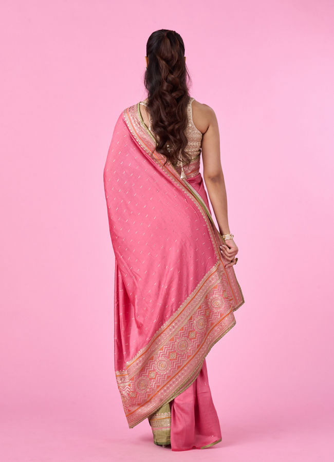 Mohey Women Elegant Pink Saree