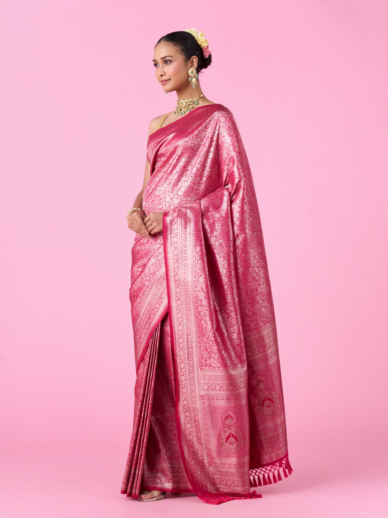 Mohey Women Dazzling Festive Pink Banarasi Saree