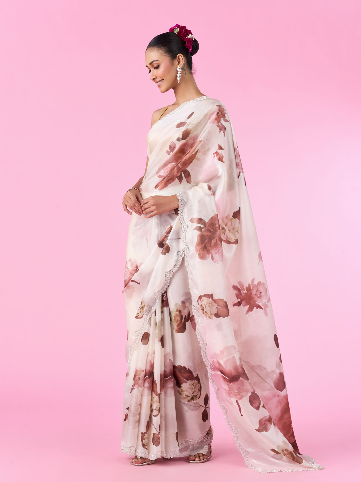 Mohey Women Elegant Brown Organza Saree