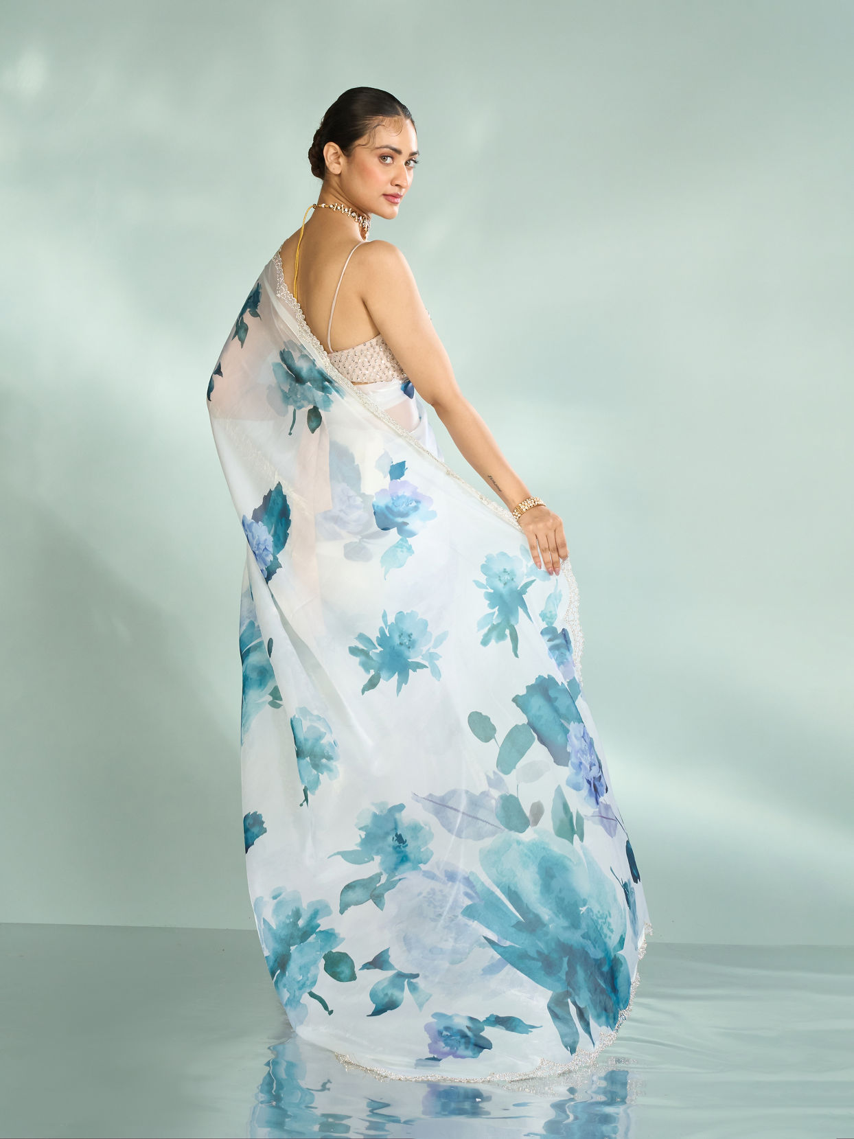 Mohey Women Enchanting Azure Organza Saree
