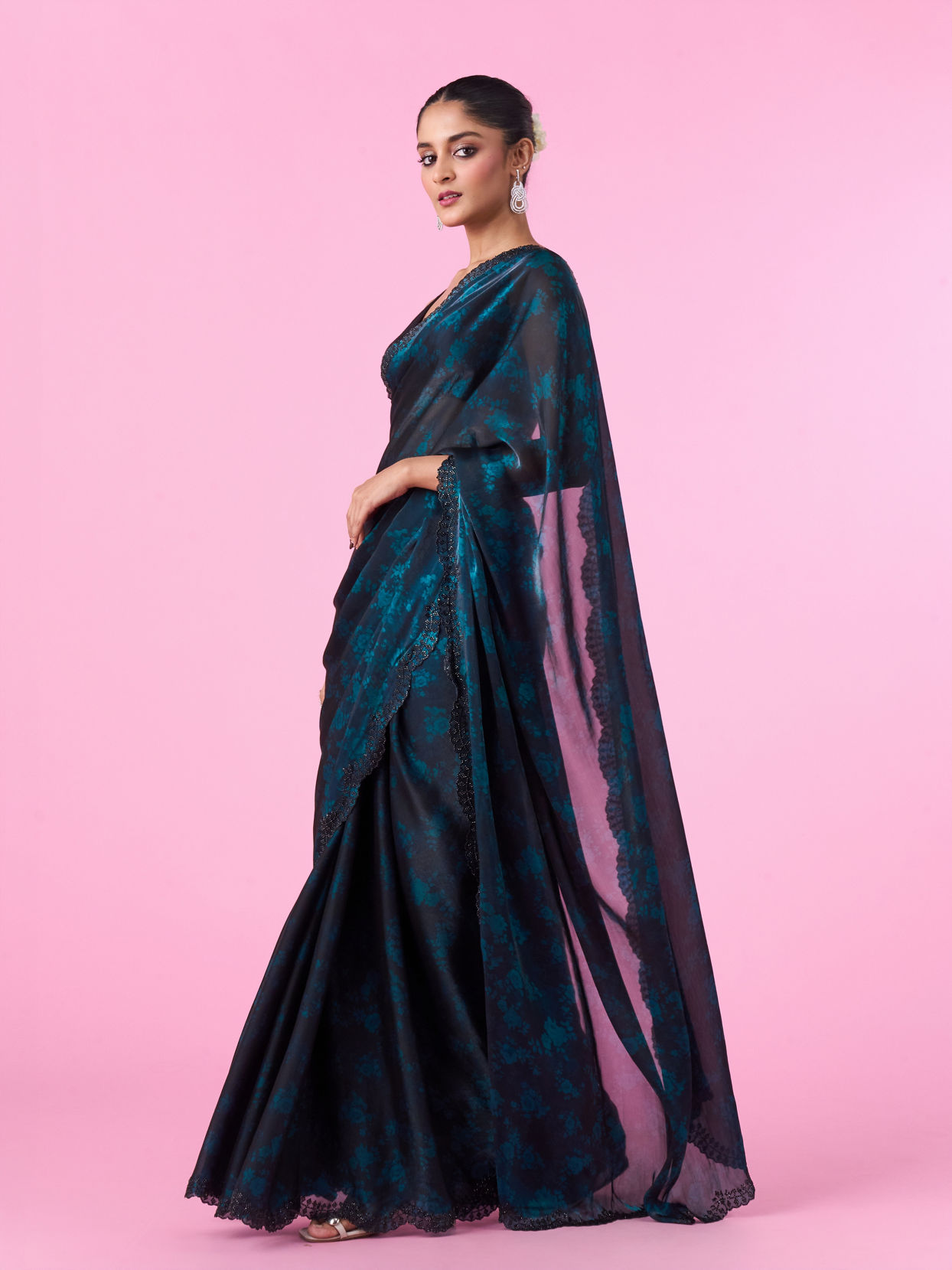 Mohey Women Elegant Blue Organza Saree