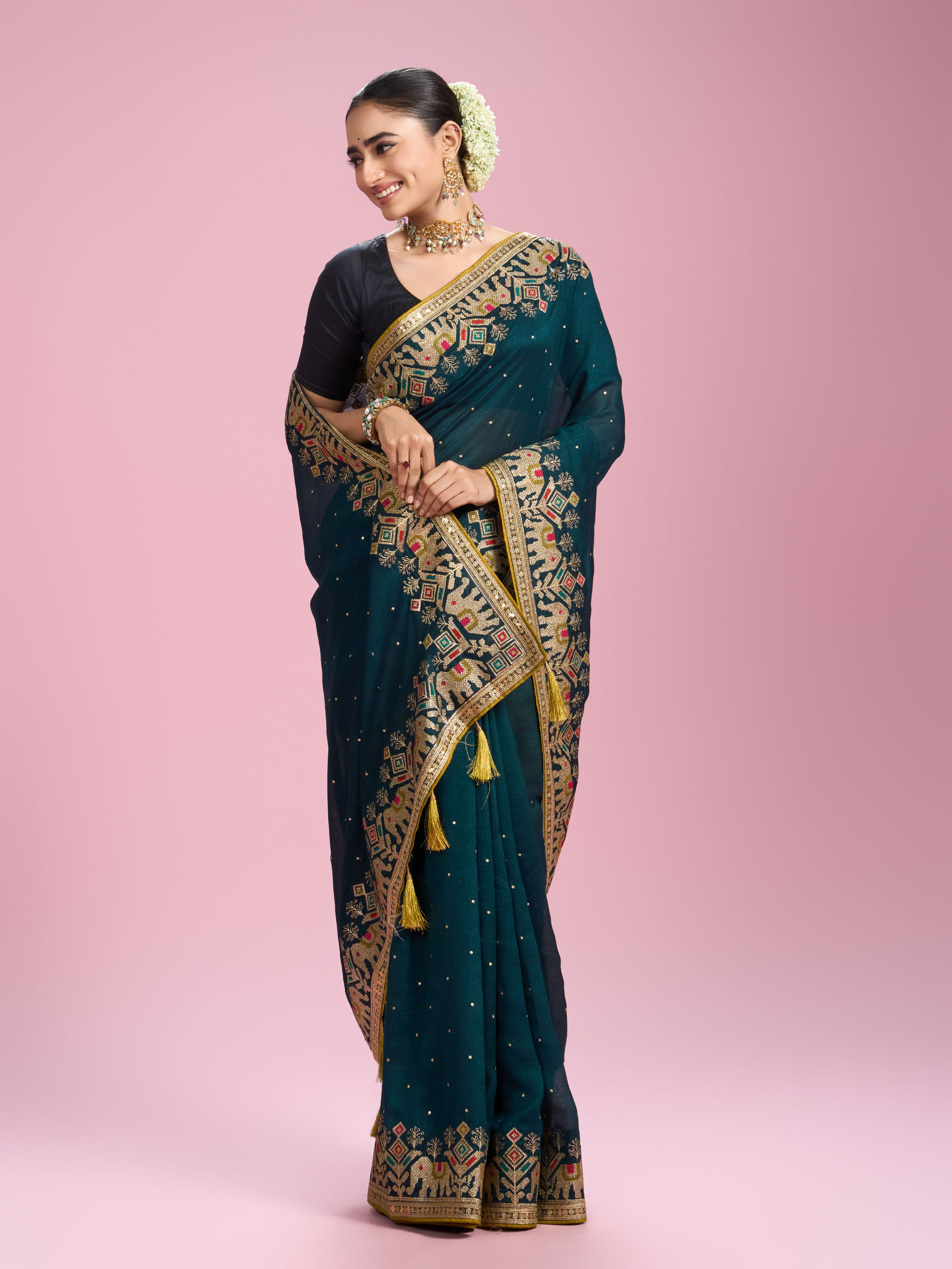 Mohey Women Serene Green Elegance Saree