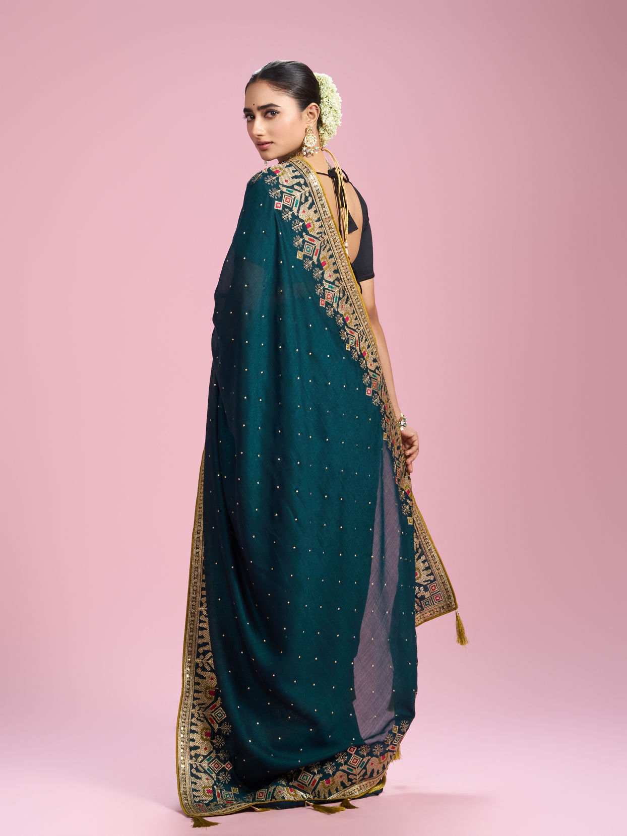Mohey Women Serene Green Elegance Saree