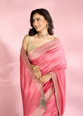 Mohey Women Enthralling Pink Elegance Saree