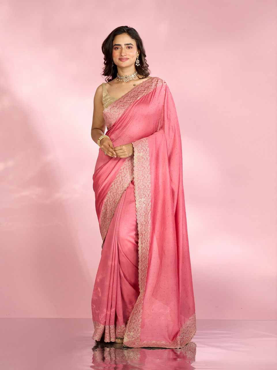 Mohey Women Enthralling Pink Elegance Saree