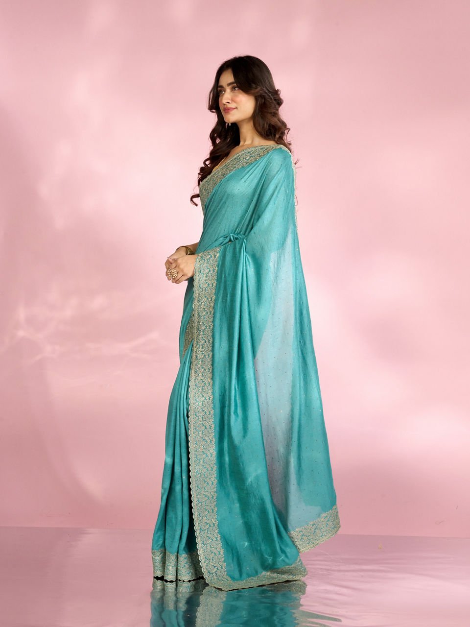 Mohey Women Glistening Light Blue Saree