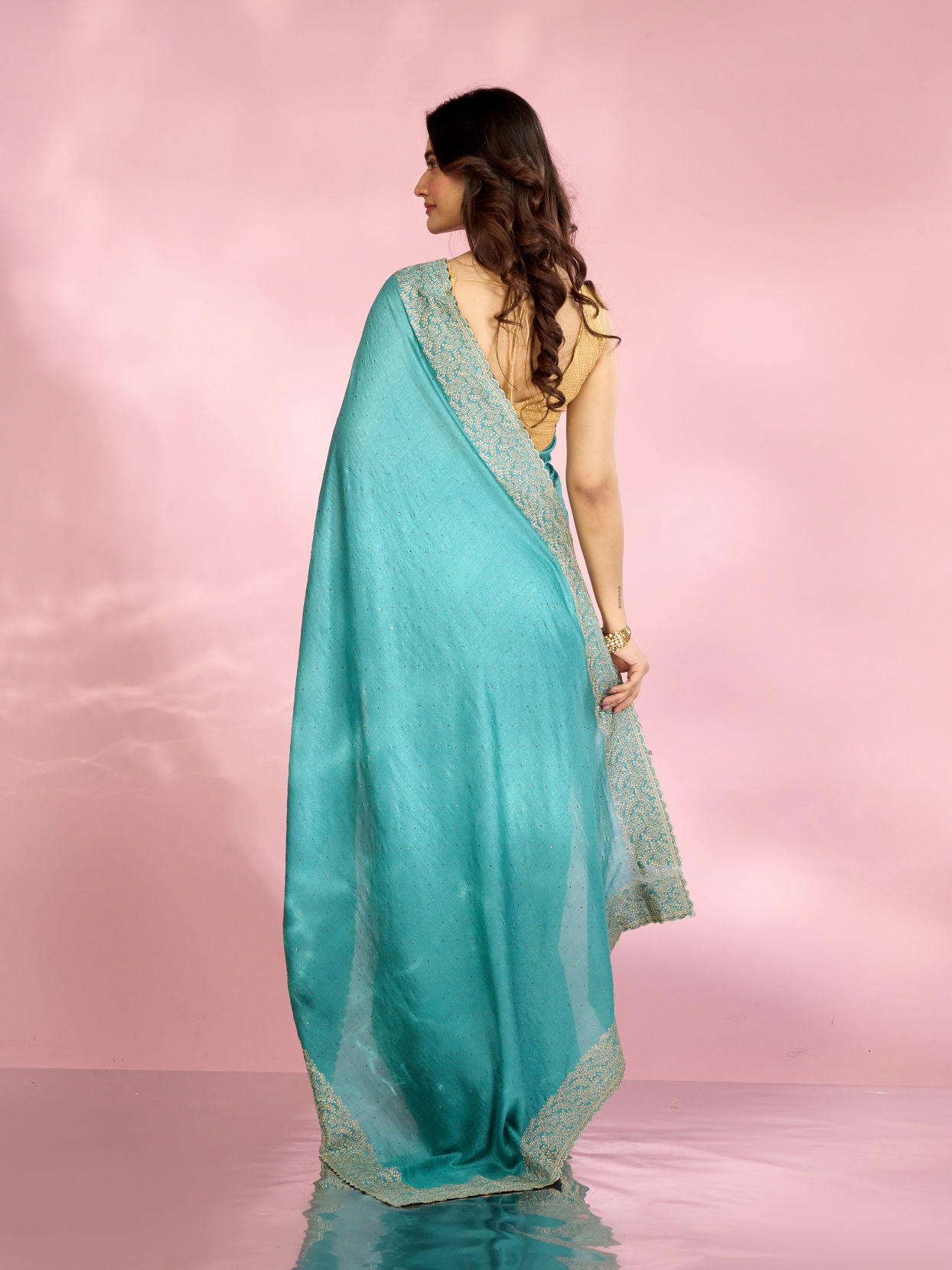 Mohey Women Glistening Light Blue Saree