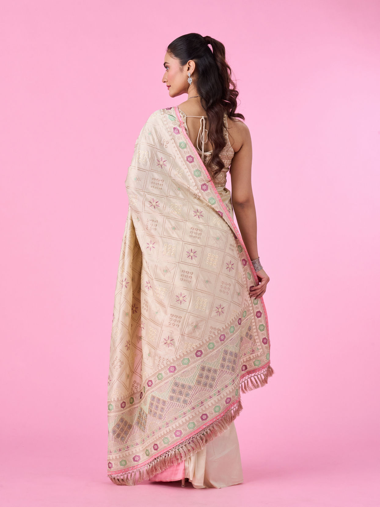 Mohey Women Elegant Cream Chinon Saree